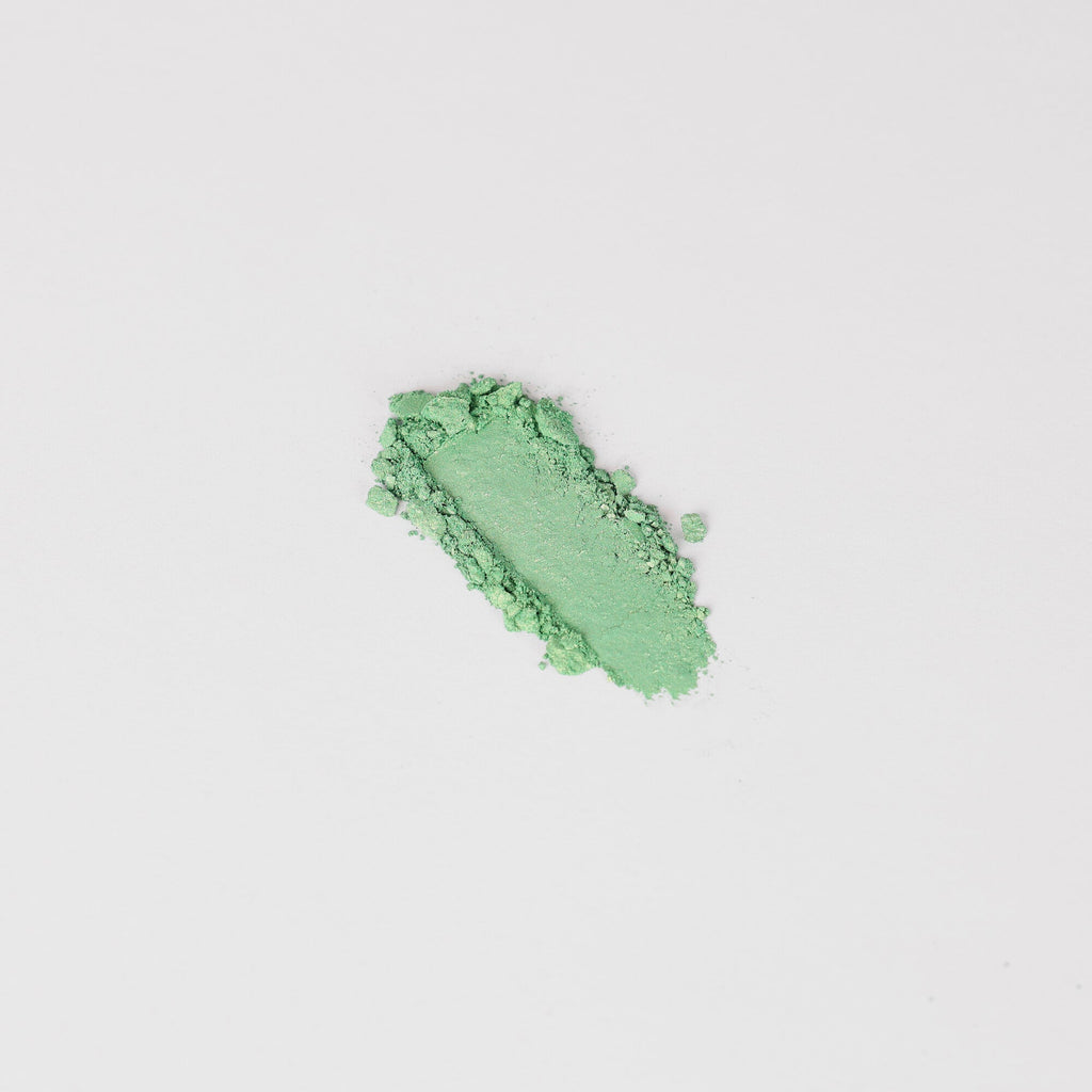 Glow Pressed Eyeshadow: Buildable Long-Lasting Luminous Pigment