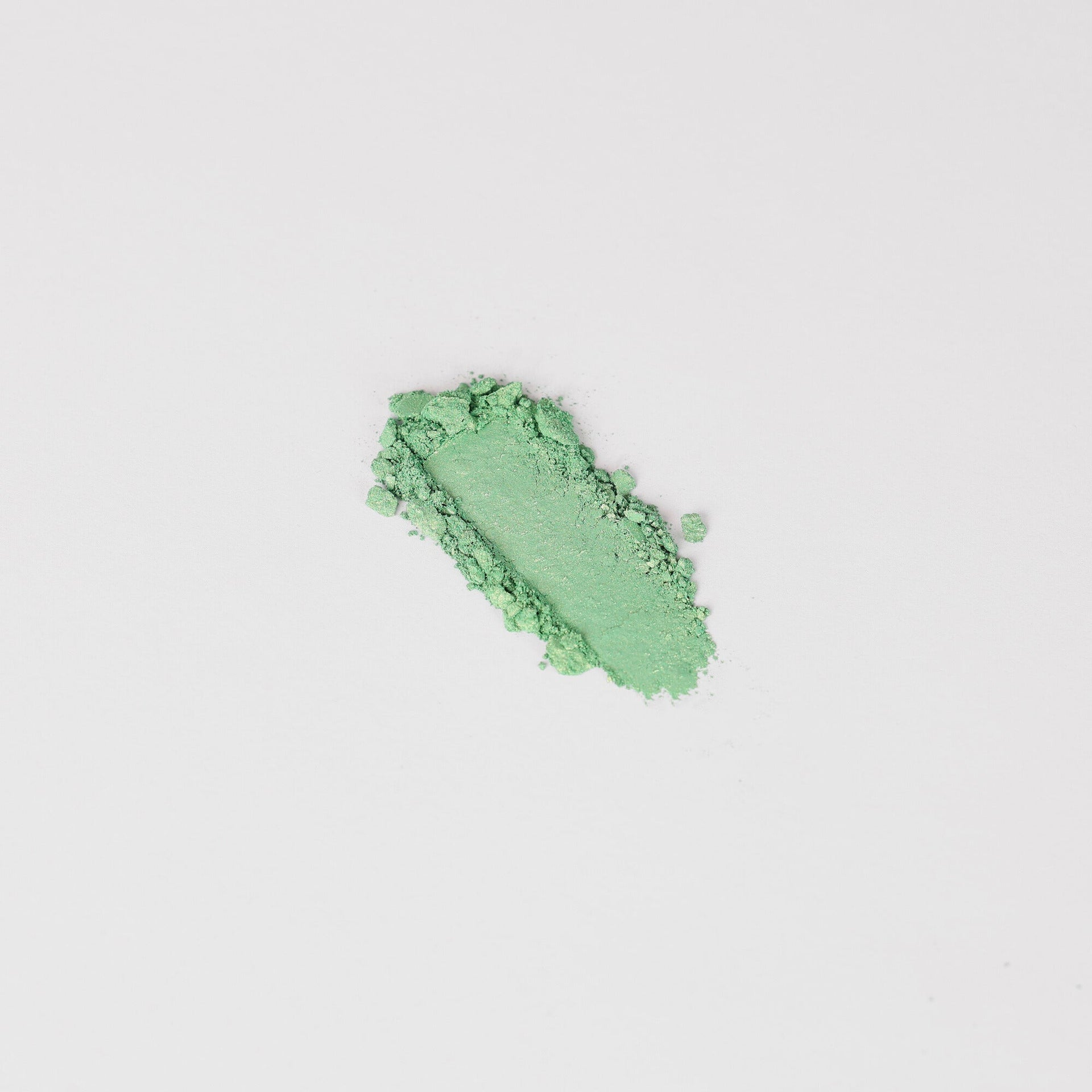 Glow Pressed Eyeshadow: Buildable Long-Lasting Luminous Pigment