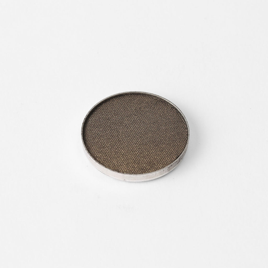 Glow Pressed Eyeshadow: Buildable Long-Lasting Luminous Pigment