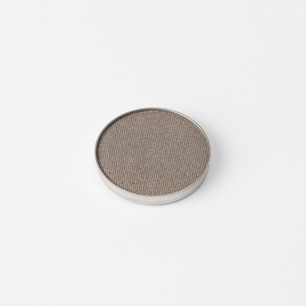 Glow Pressed Eyeshadow: Buildable Long-Lasting Luminous Pigment