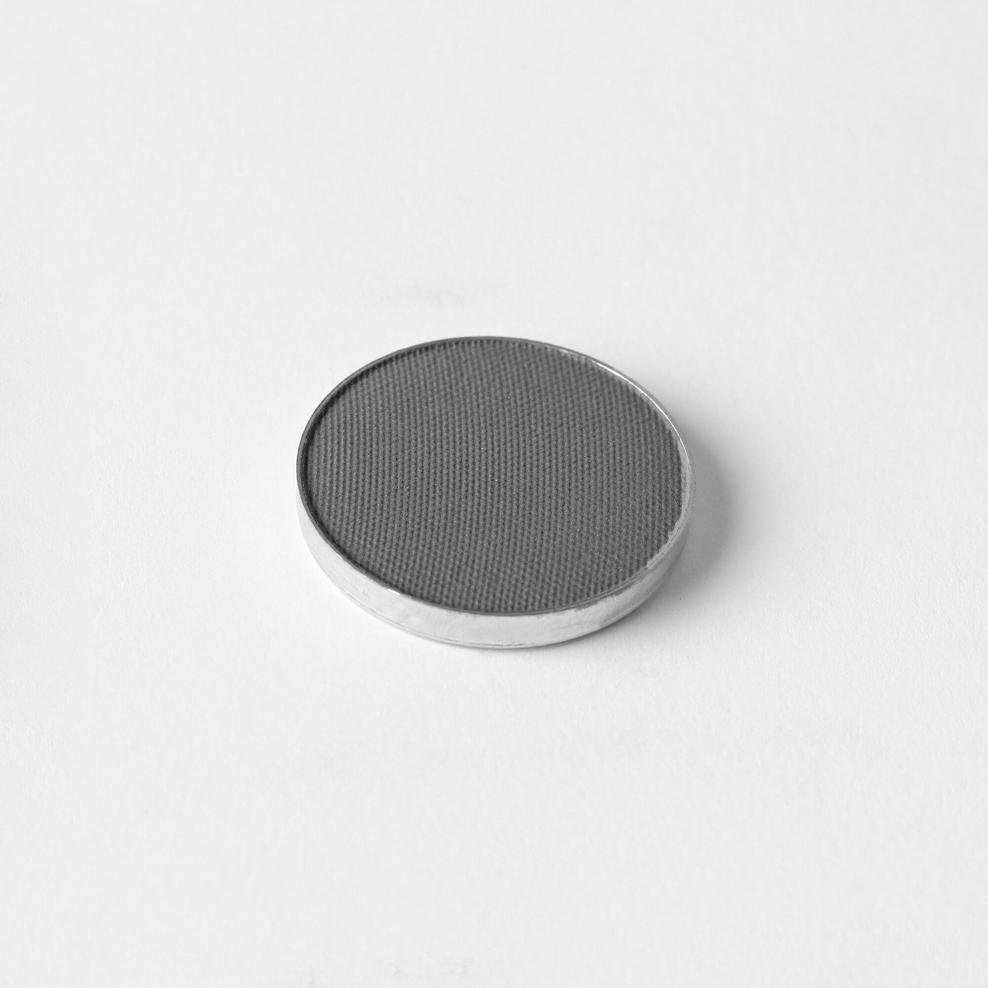 Glow Pressed Eyeshadow: Buildable Long-Lasting Luminous Pigment