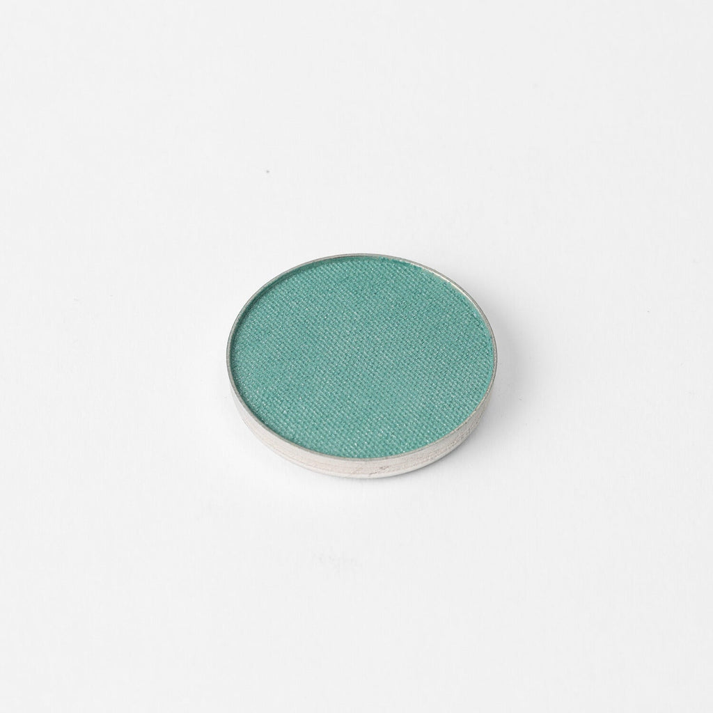 Glow Pressed Eyeshadow: Buildable Long-Lasting Luminous Pigment