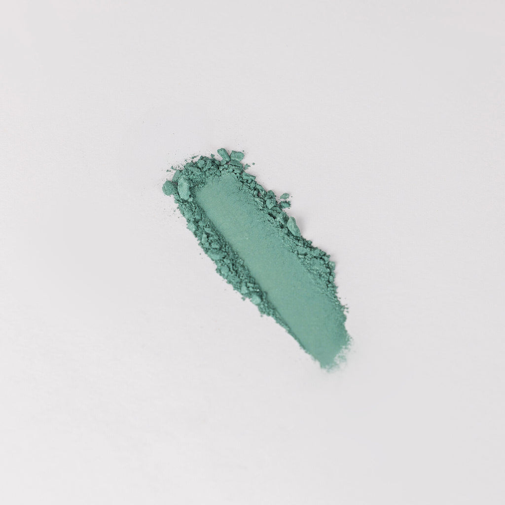 Glow Pressed Eyeshadow: Buildable Long-Lasting Luminous Pigment
