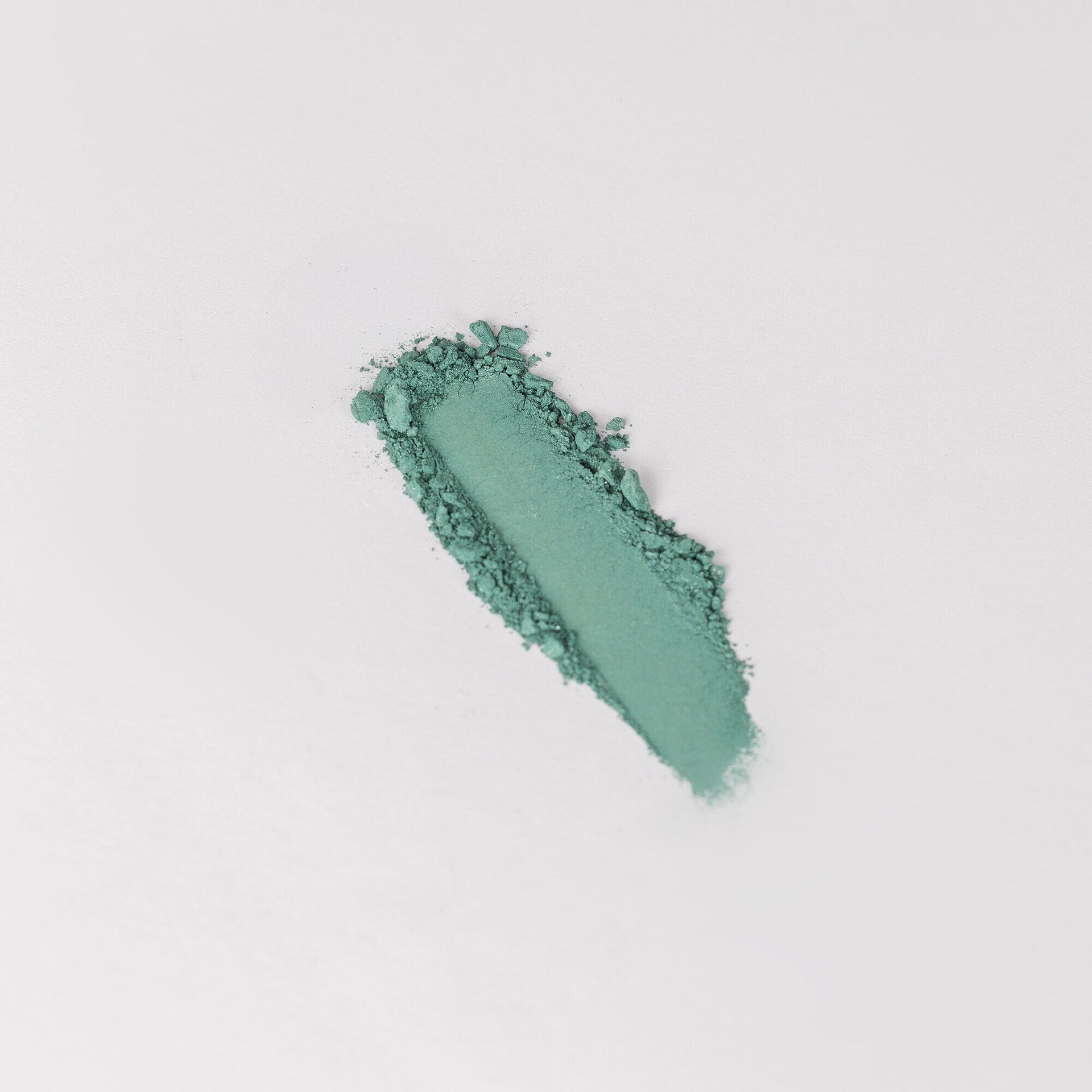 Glow Pressed Eyeshadow: Buildable Long-Lasting Luminous Pigment