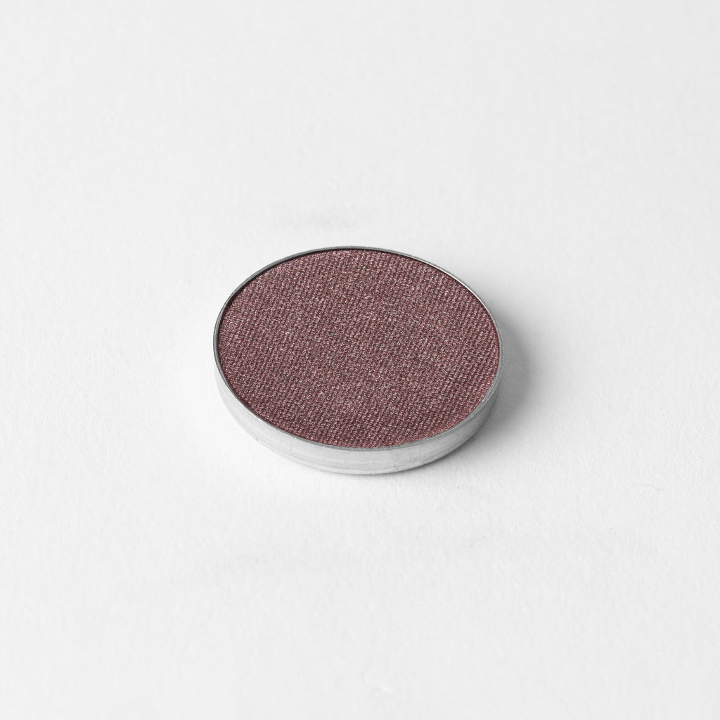 Glow Pressed Eyeshadow: Buildable Long-Lasting Luminous Pigment