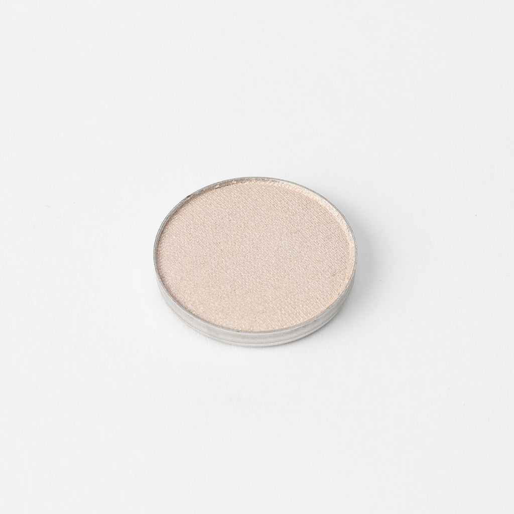 Glow Pressed Eyeshadow: Buildable Long-Lasting Luminous Pigment
