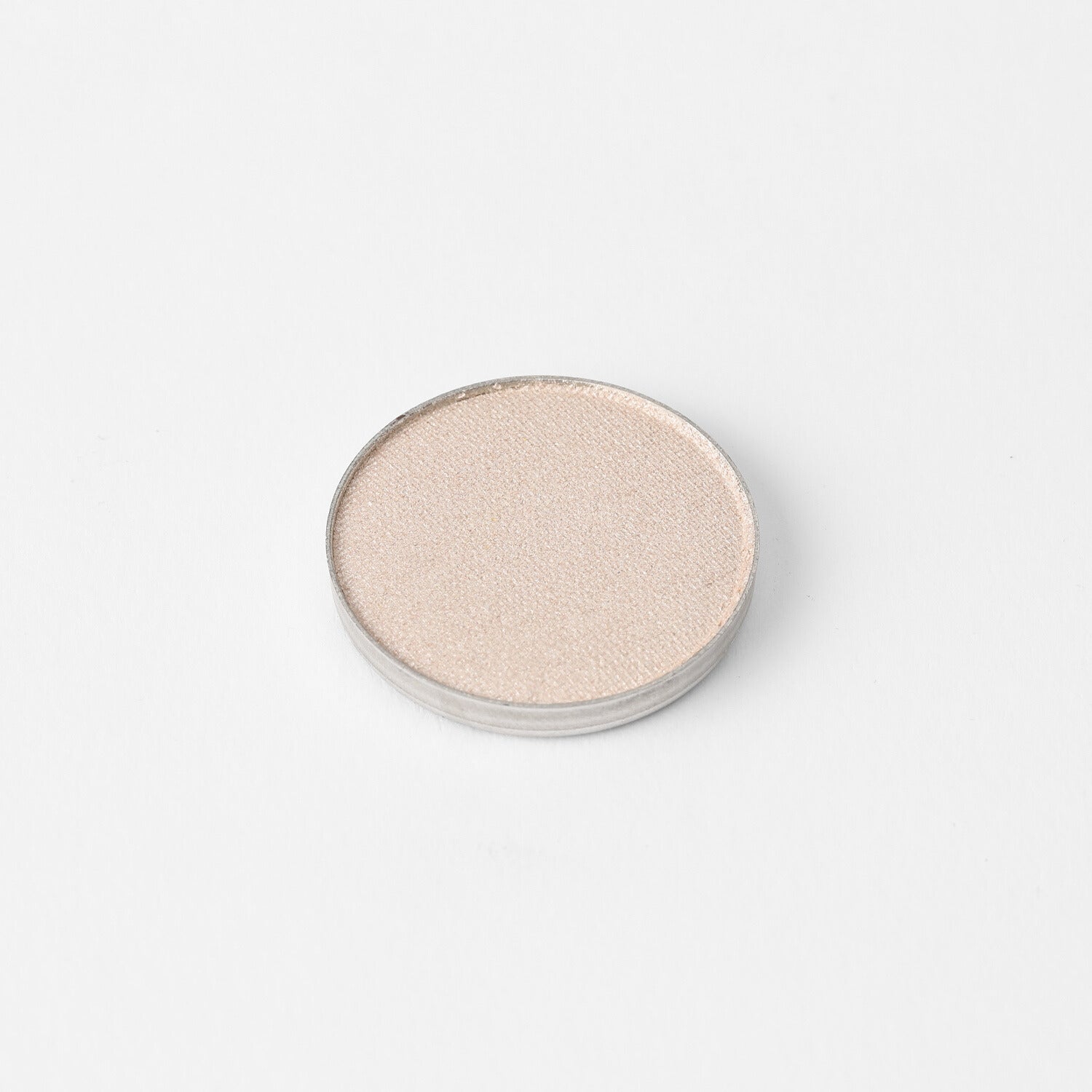 Glow Pressed Eyeshadow: Buildable Long-Lasting Luminous Pigment
