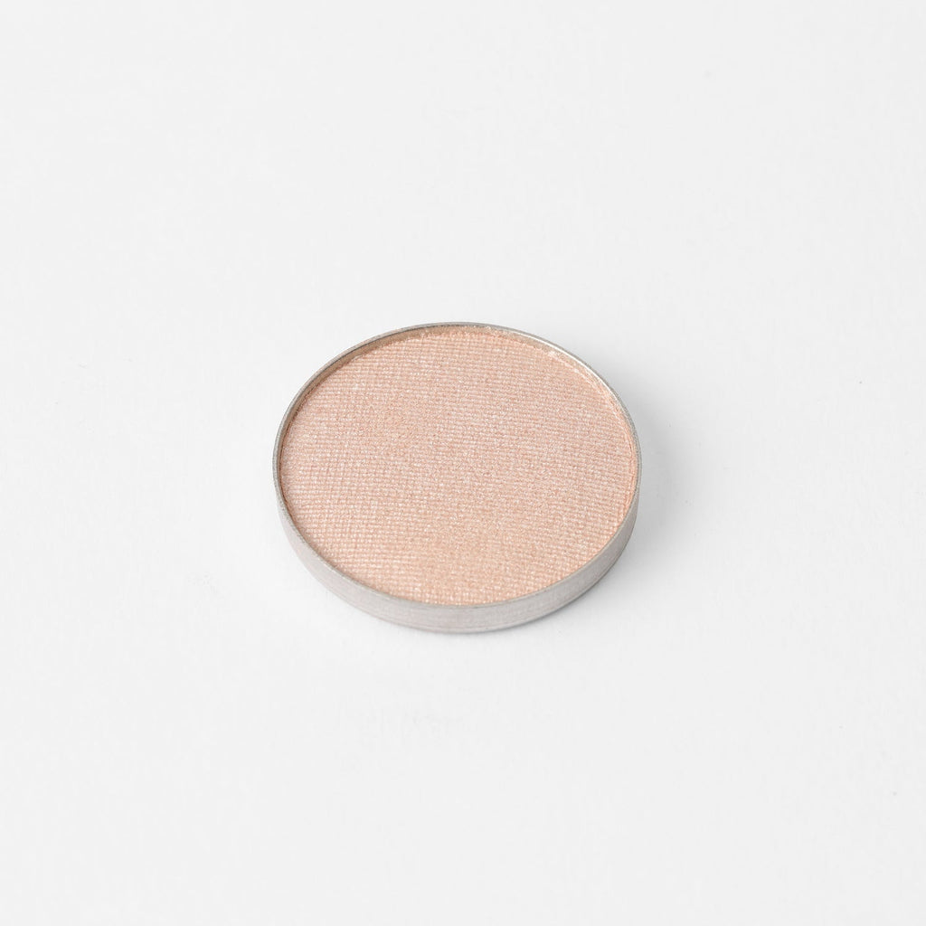Glow Pressed Eyeshadow: Buildable Long-Lasting Luminous Pigment