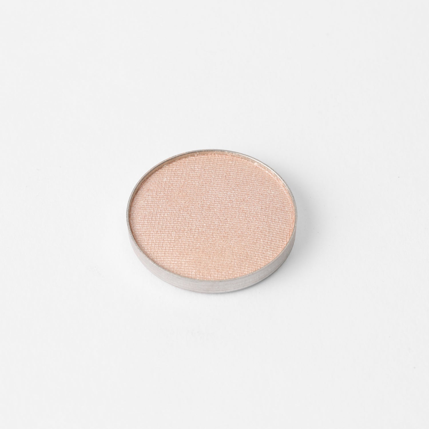 Glow Pressed Eyeshadow: Buildable Long-Lasting Luminous Pigment