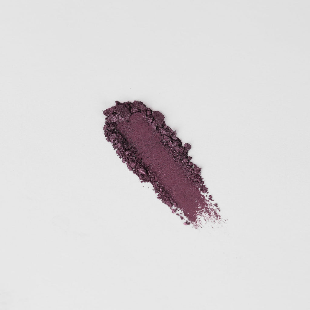 Glow Pressed Eyeshadow: Buildable Long-Lasting Luminous Pigment
