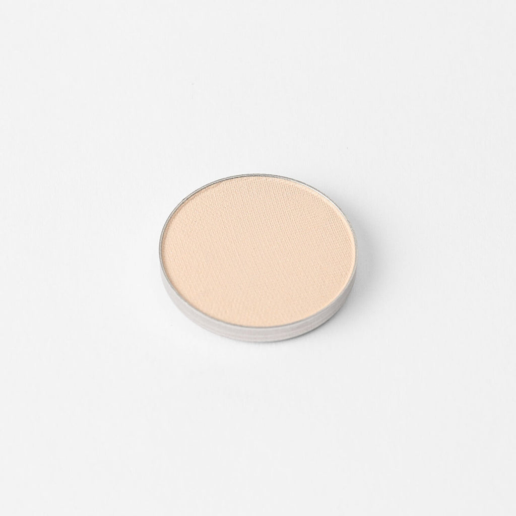 Glow Pressed Eyeshadow: Buildable Long-Lasting Luminous Pigment