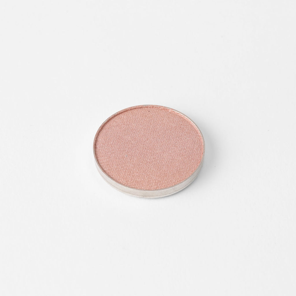 Glow Pressed Eyeshadow: Buildable Long-Lasting Luminous Pigment