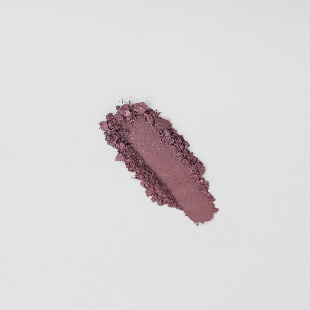 Glow Pressed Eyeshadow: Buildable Long-Lasting Luminous Pigment