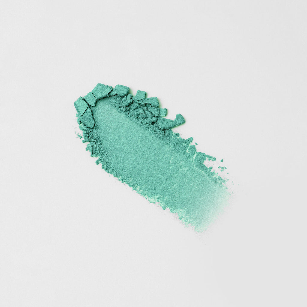 Glow Pressed Eyeshadow: Buildable Long-Lasting Luminous Pigment