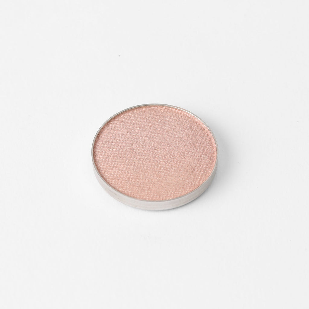 Glow Pressed Eyeshadow: Buildable Long-Lasting Luminous Pigment