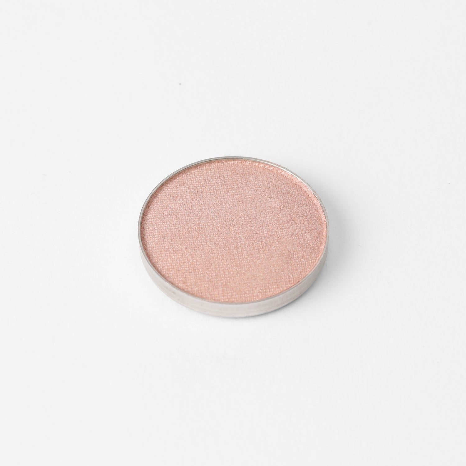 Glow Pressed Eyeshadow: Buildable Long-Lasting Luminous Pigment