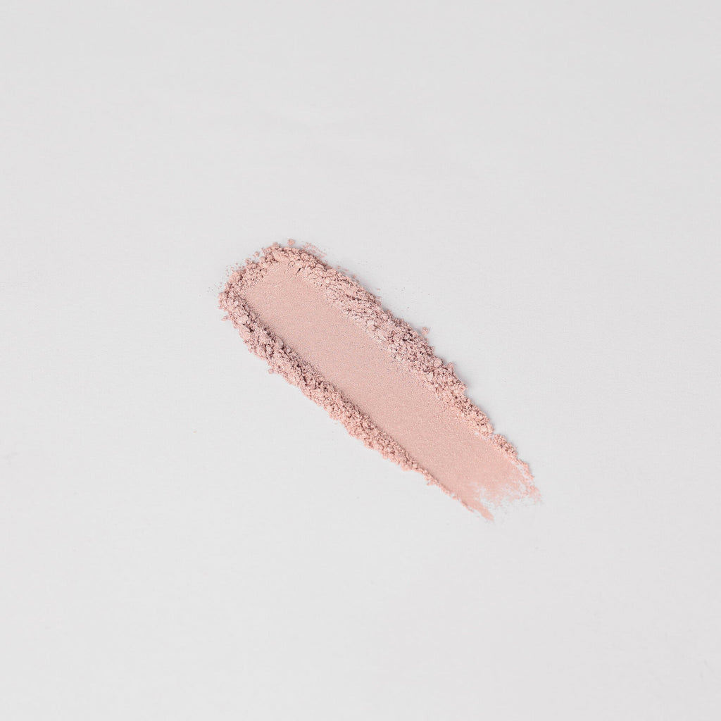 Glow Pressed Eyeshadow: Buildable Long-Lasting Luminous Pigment