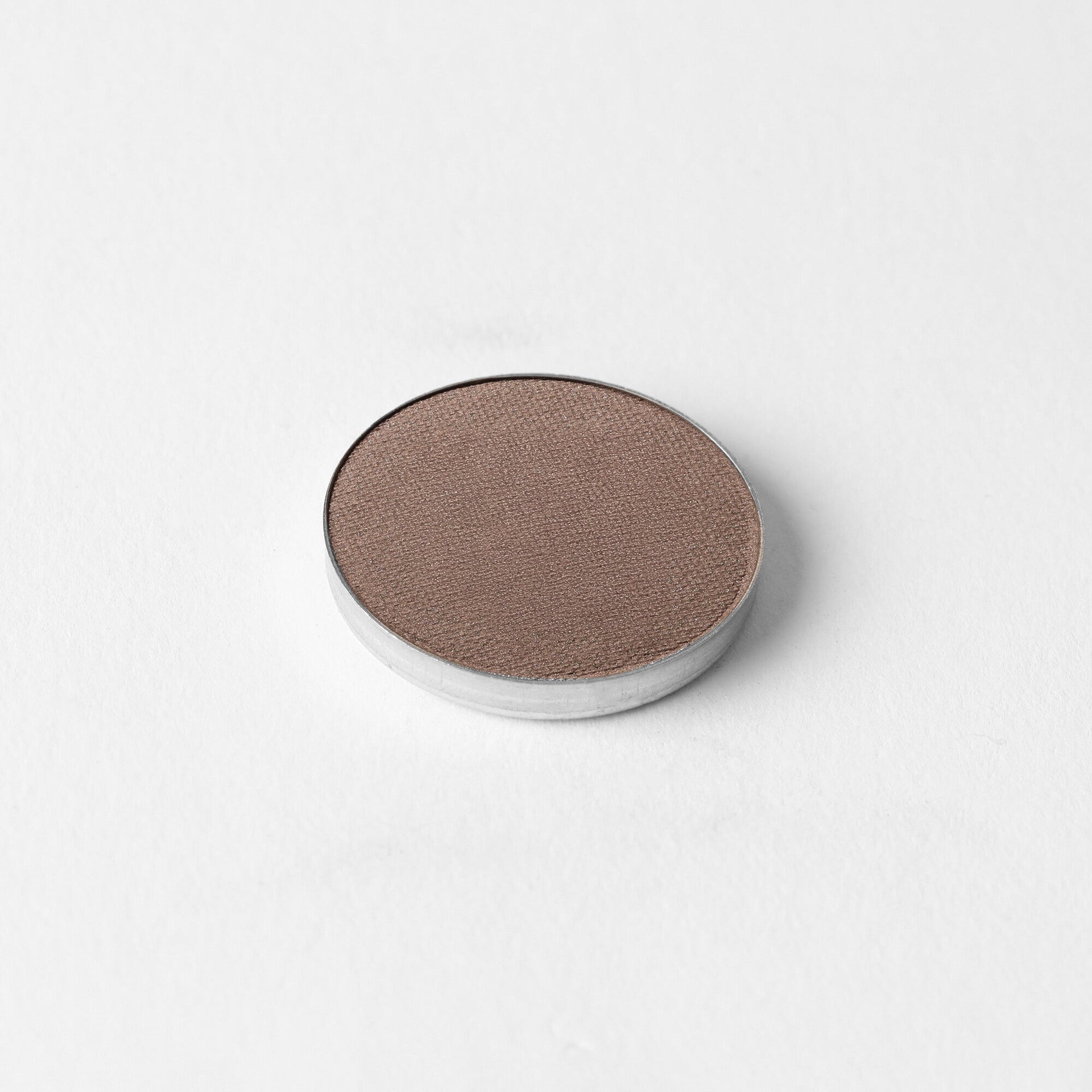 Glow Pressed Eyeshadow: Buildable Long-Lasting Luminous Pigment