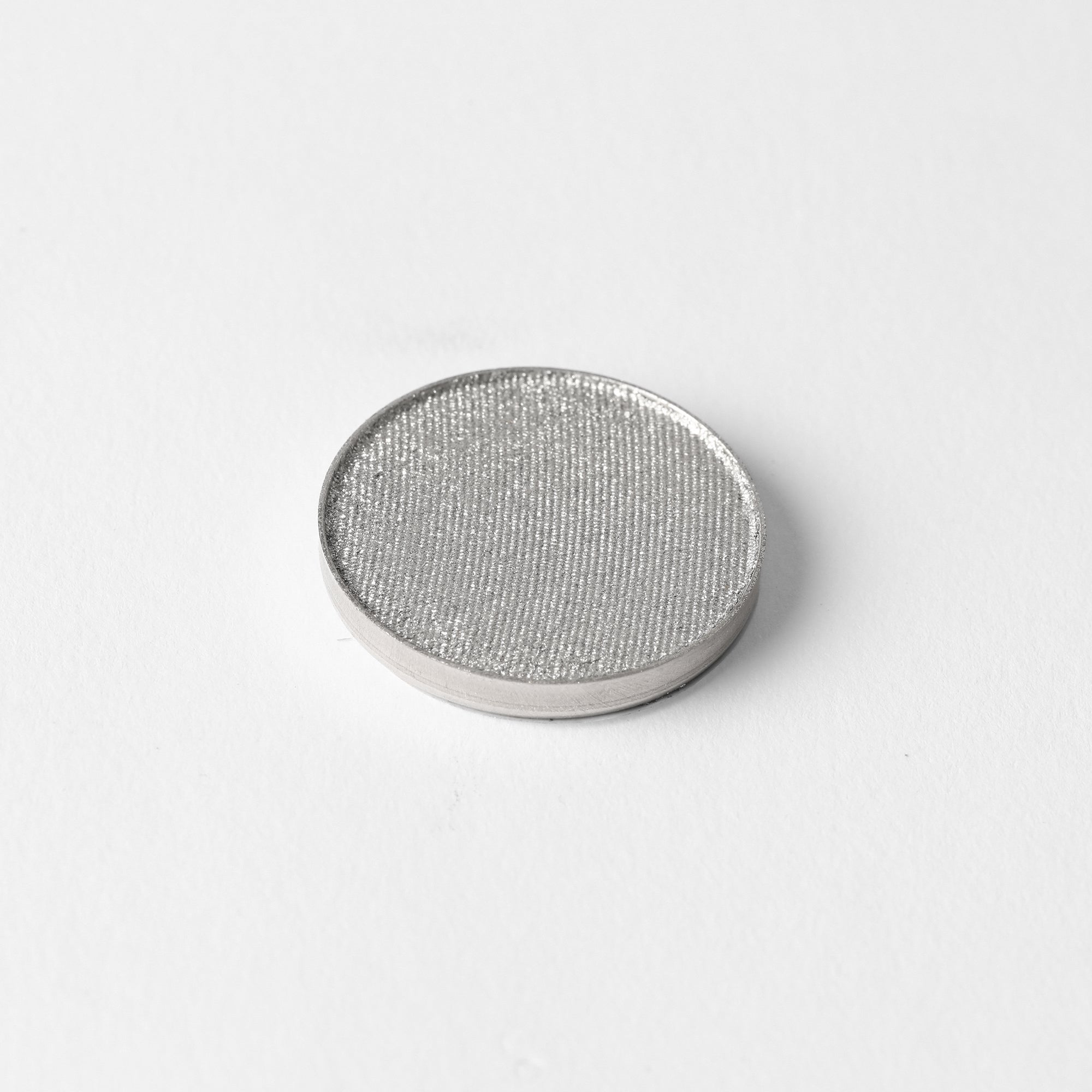 Glow Pressed Eyeshadow: Buildable Long-Lasting Luminous Pigment