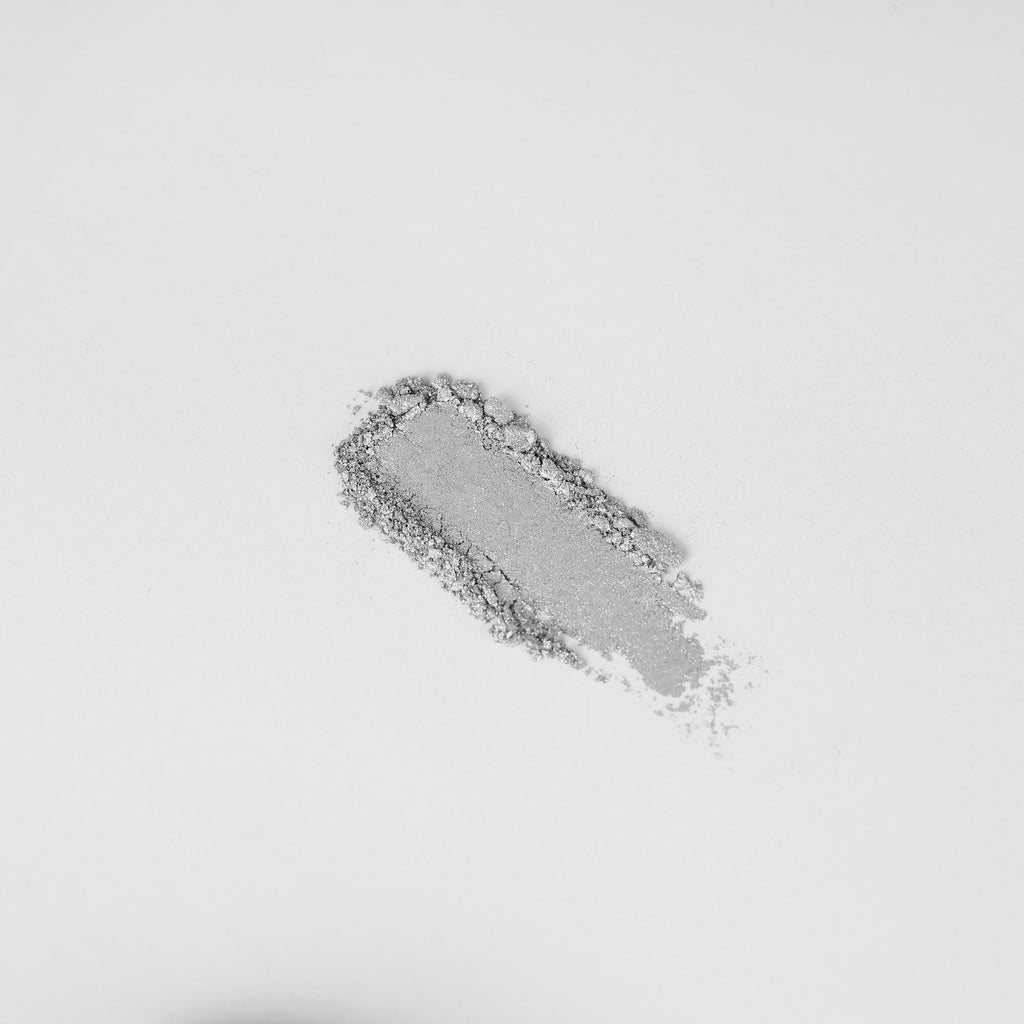 Glow Pressed Eyeshadow: Buildable Long-Lasting Luminous Pigment