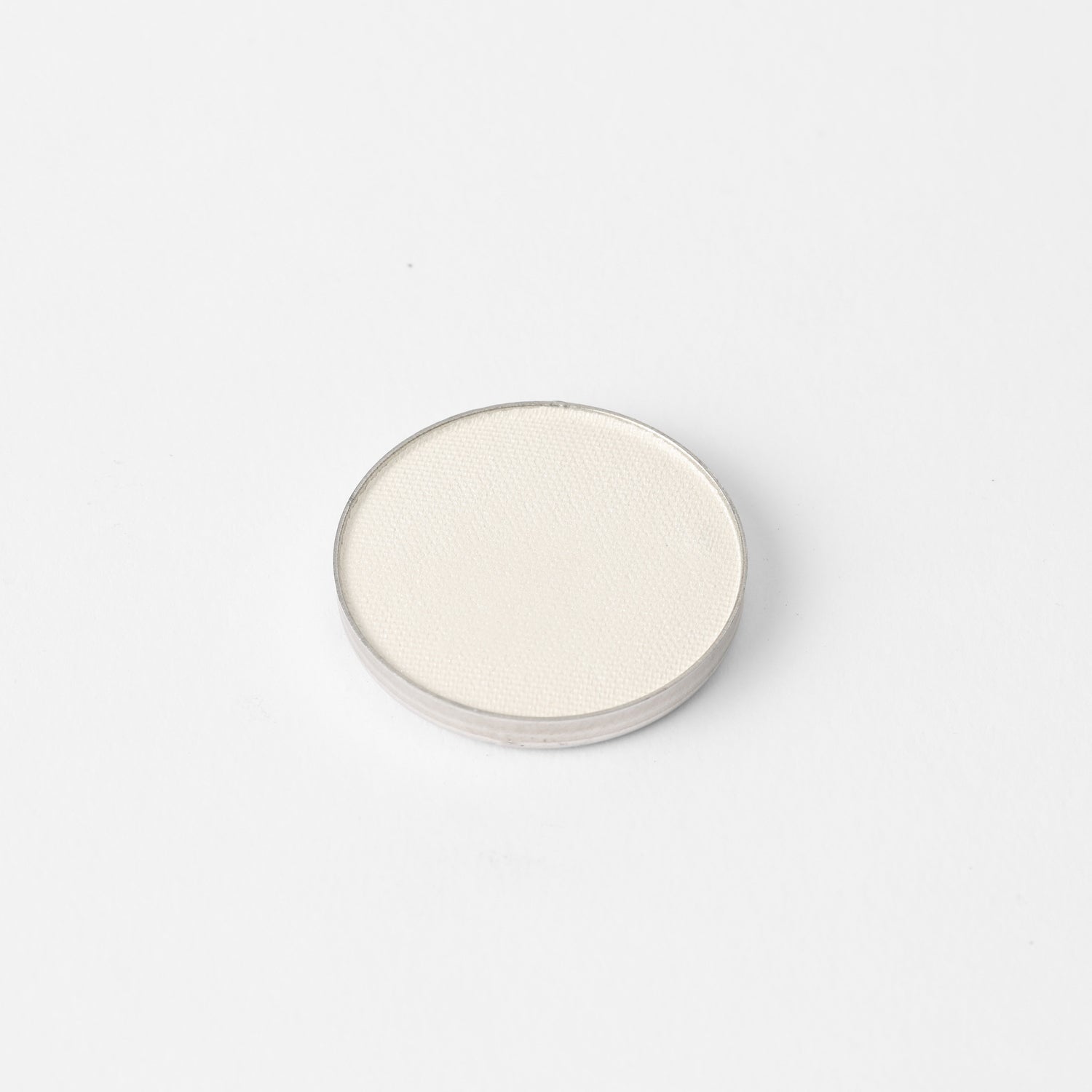 Glow Pressed Eyeshadow: Buildable Long-Lasting Luminous Pigment