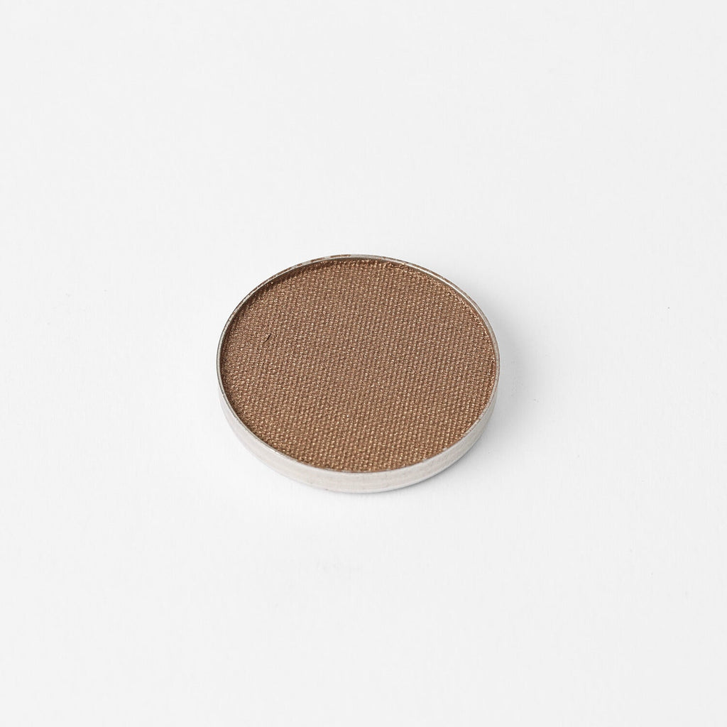 Glow Pressed Eyeshadow: Buildable Long-Lasting Luminous Pigment