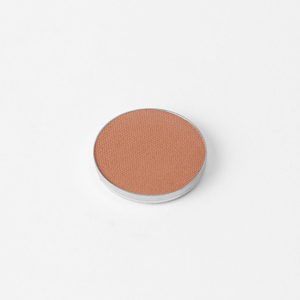 Glow Pressed Eyeshadow: Buildable Long-Lasting Luminous Pigment