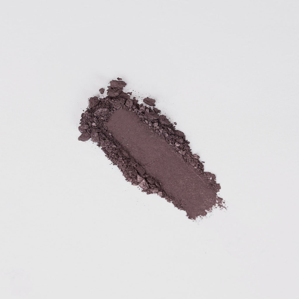 Glow Pressed Eyeshadow: Buildable Long-Lasting Luminous Pigment