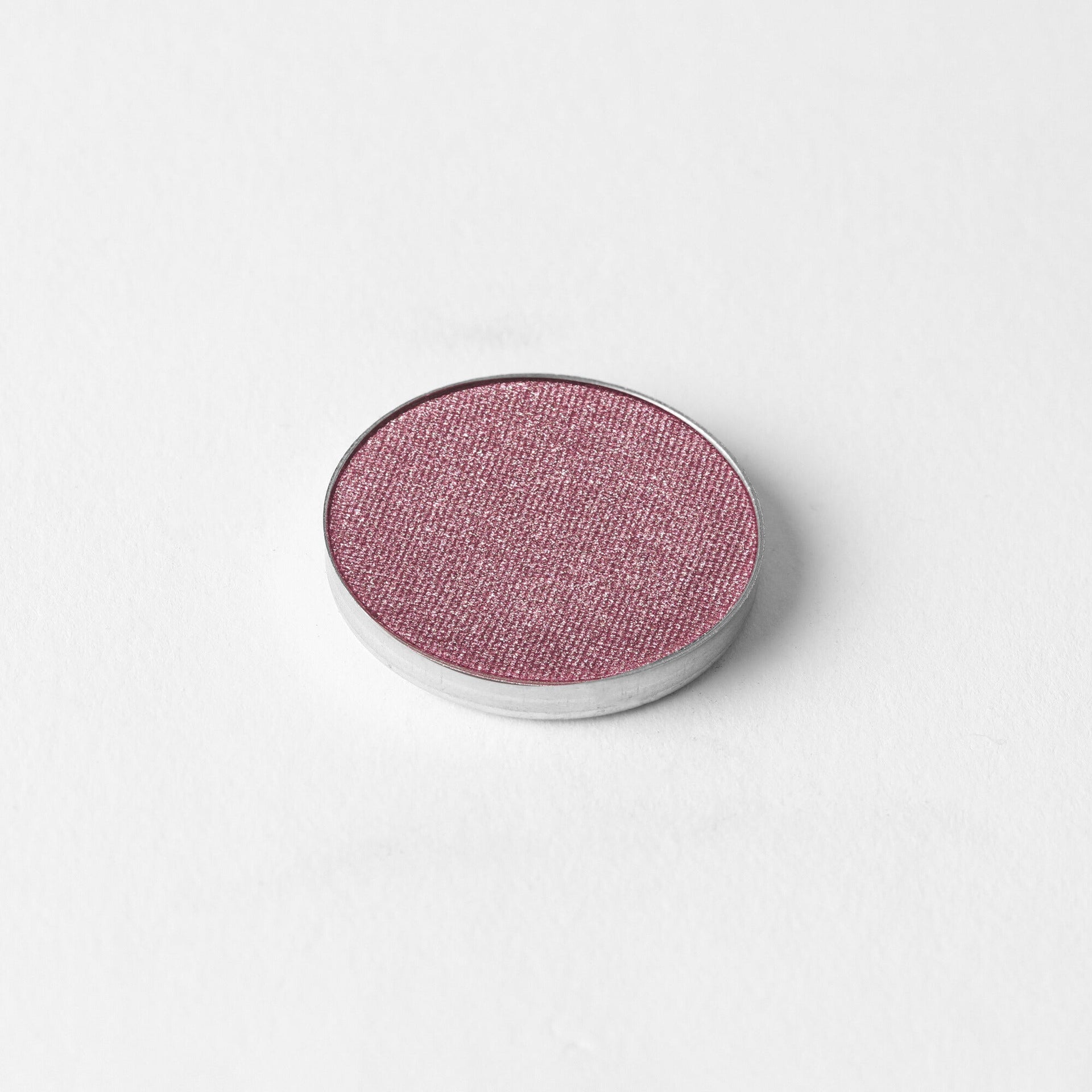 Glow Pressed Eyeshadow: Buildable Long-Lasting Luminous Pigment