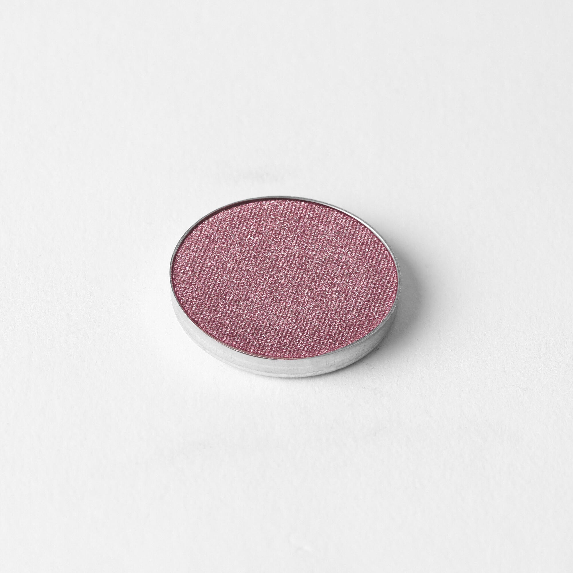 Glow Pressed Eyeshadow: Buildable Long-Lasting Luminous Pigment