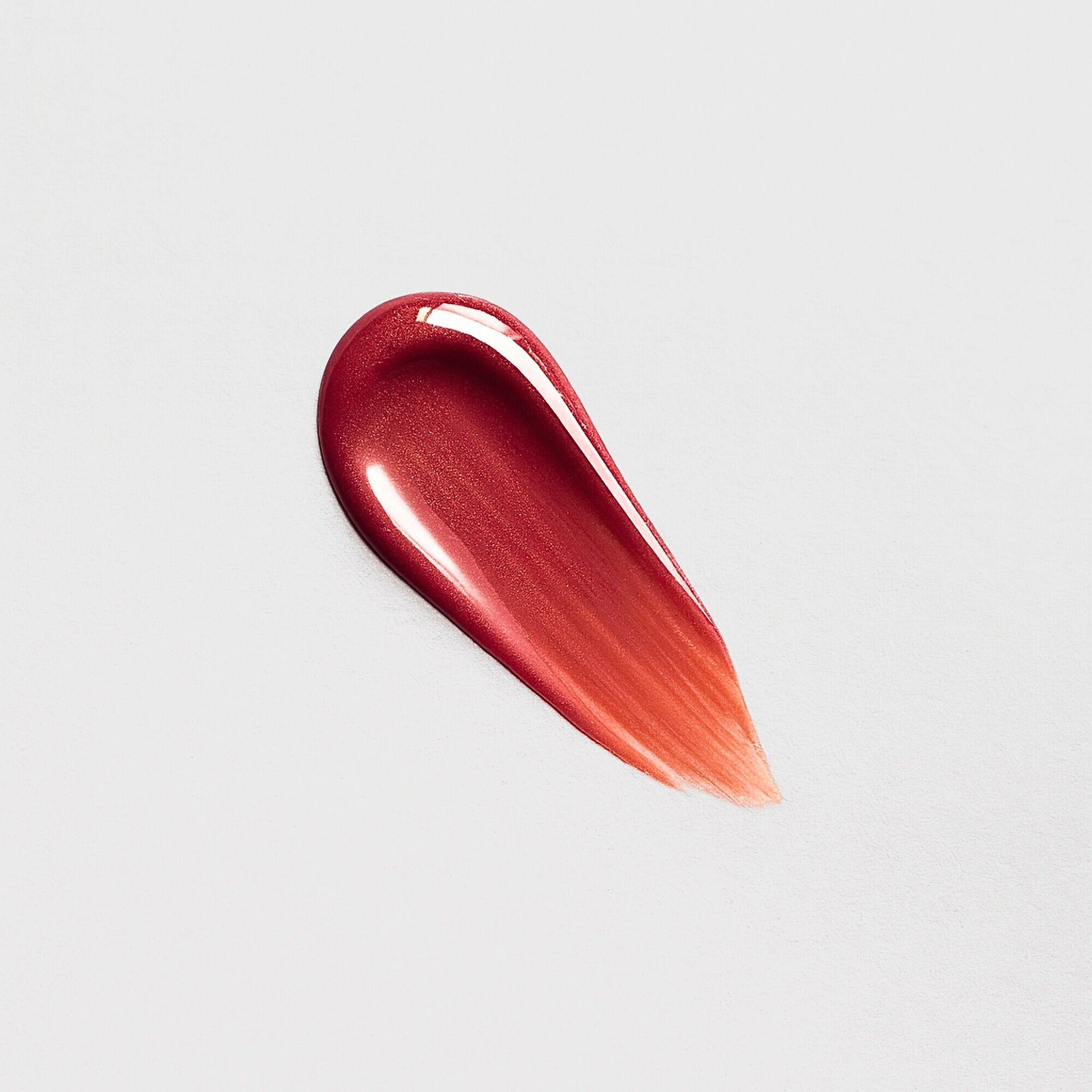 High-Shine Vegan Lip Gloss Wand for Nourished Lips
