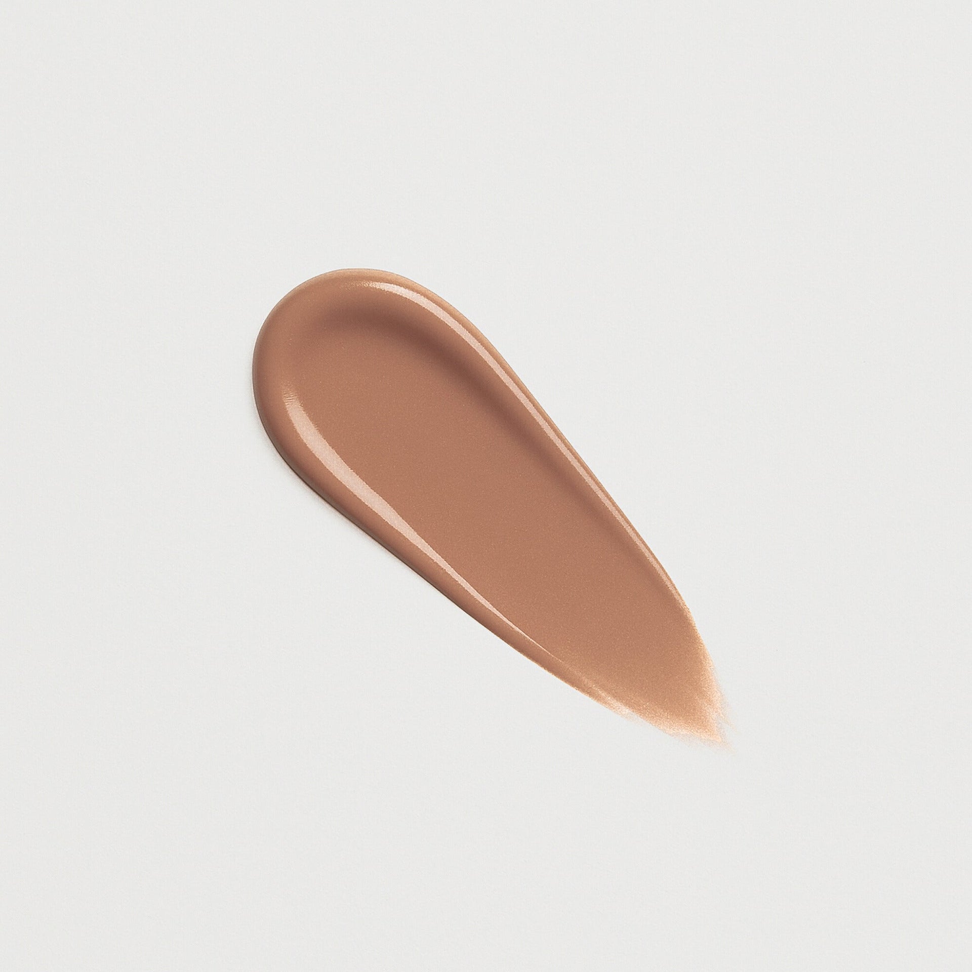 High-Shine Vegan Lip Gloss Wand for Nourished Lips