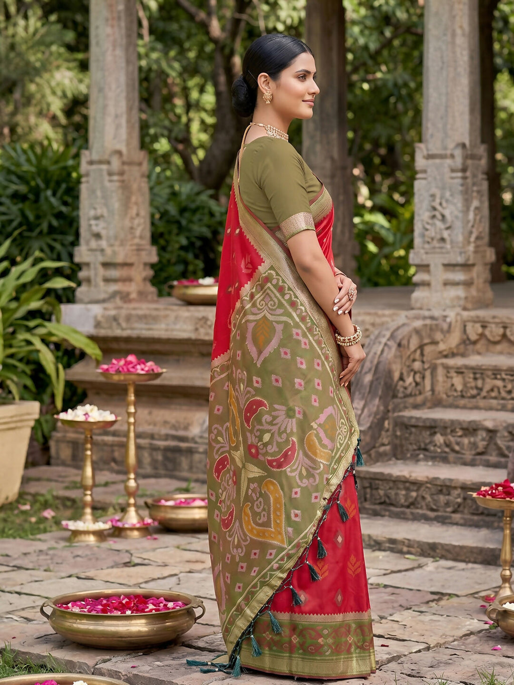 Red Soft Silk Saree with Matching Blouse Piece