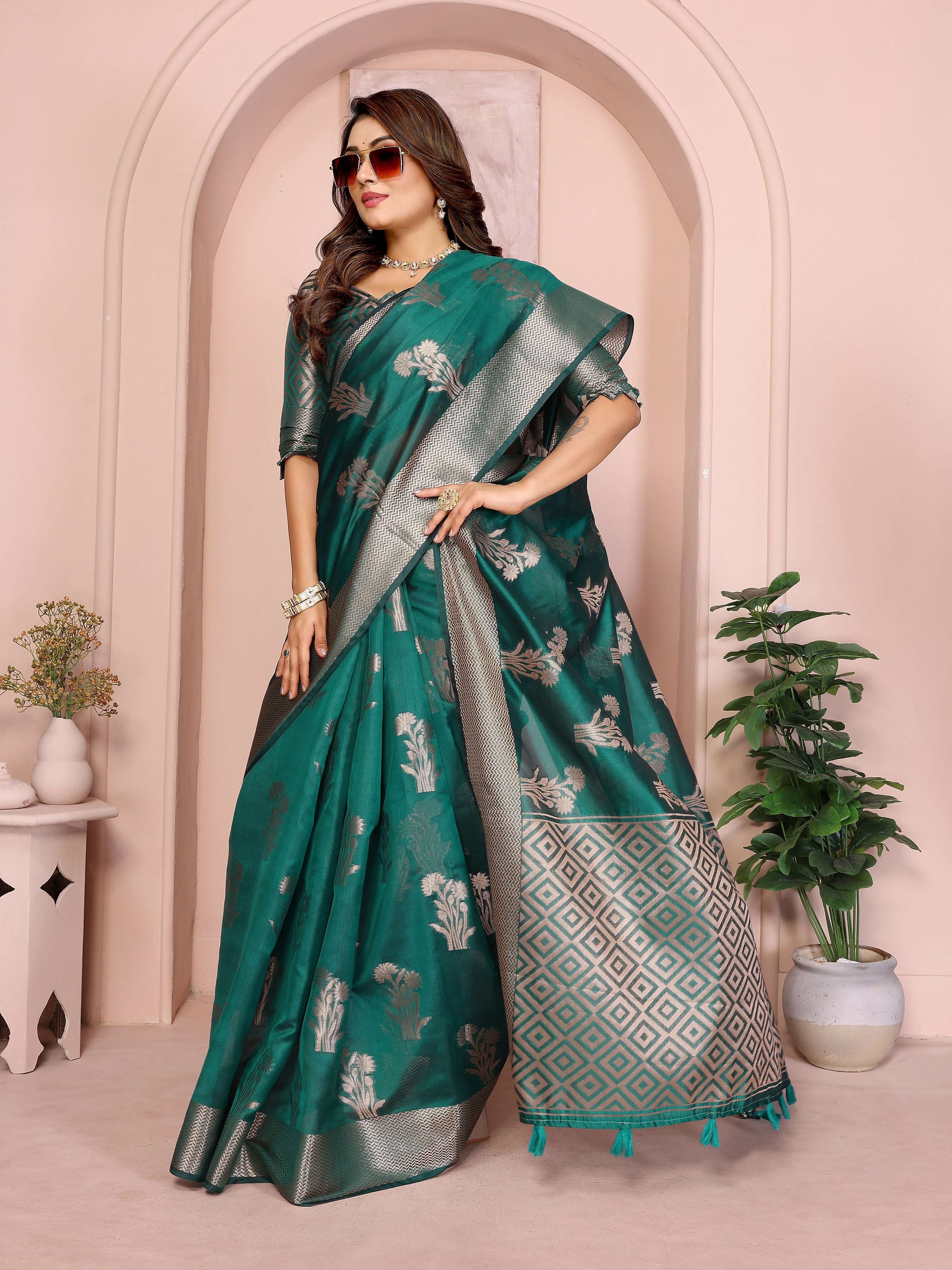 Green Soft Organza Silk Weaving Saree for Festive Occasions