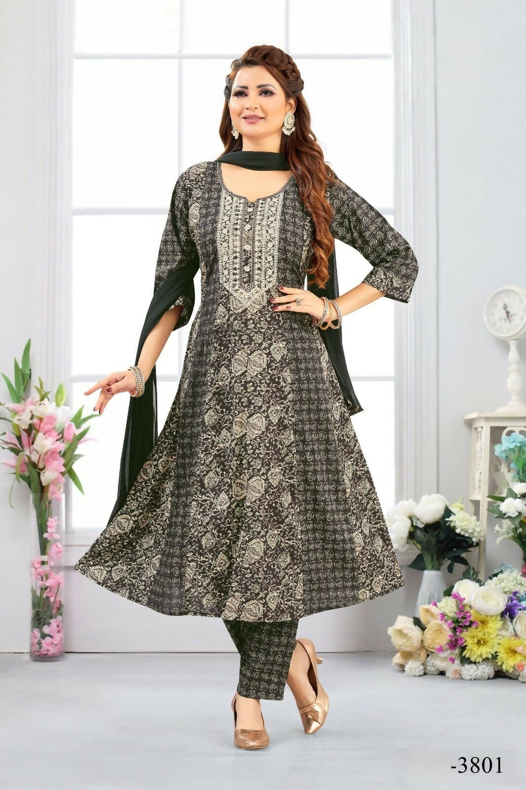 Women's Grey Cotton Kurta Set with Coordinating Bottom and Dupatta