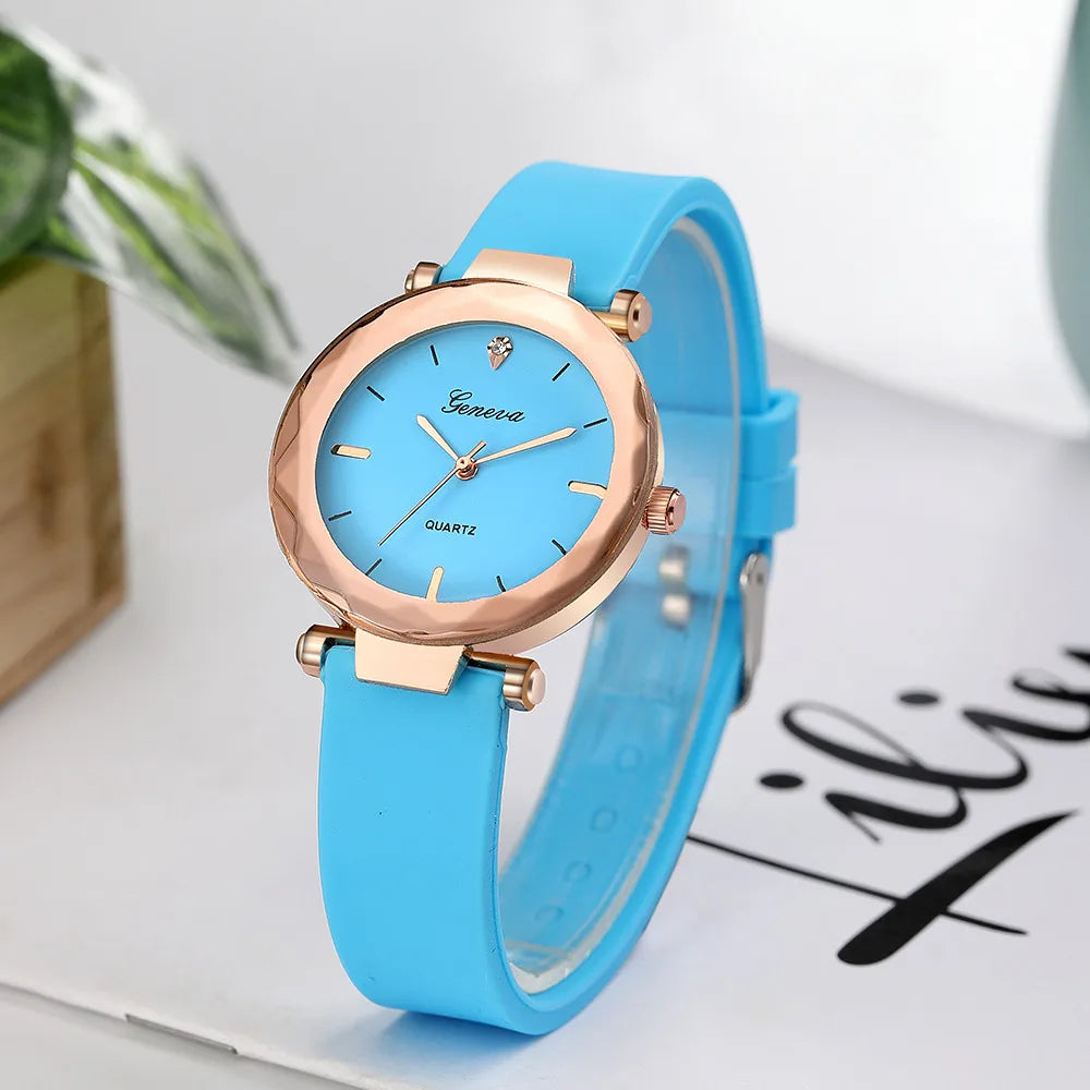 Women's Round Black Face Rose Gold Case Silicone Strap Watch - Image 4