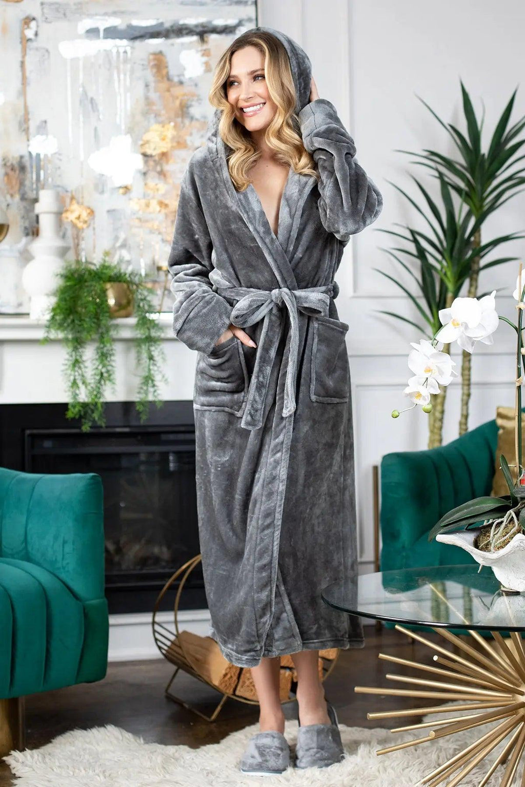 Women’s Plush Hooded Robe – Soft Spa-Worthy Loungewear - Image 10
