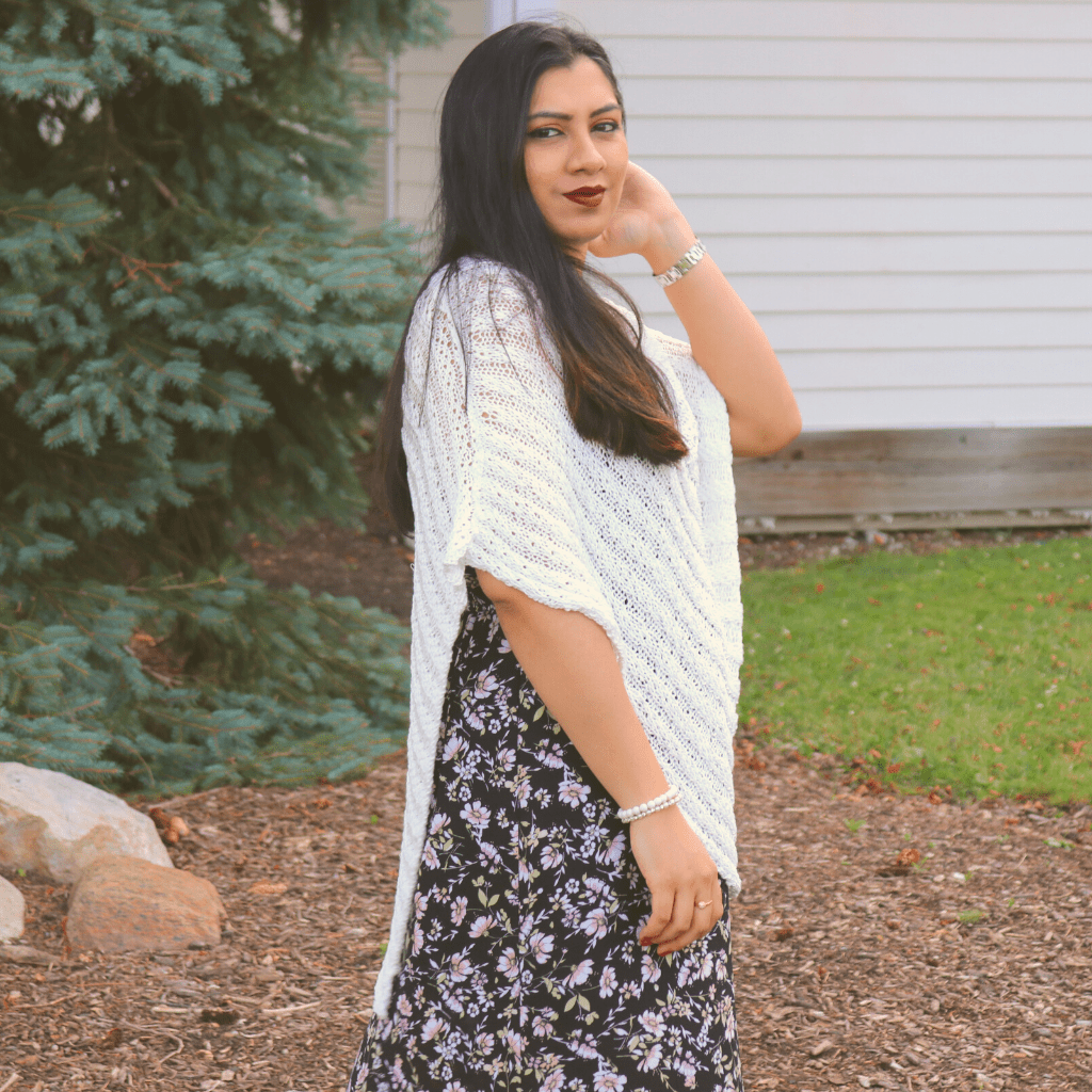Serene Simplicity Poncho Knitting Pattern - Intermediate Level