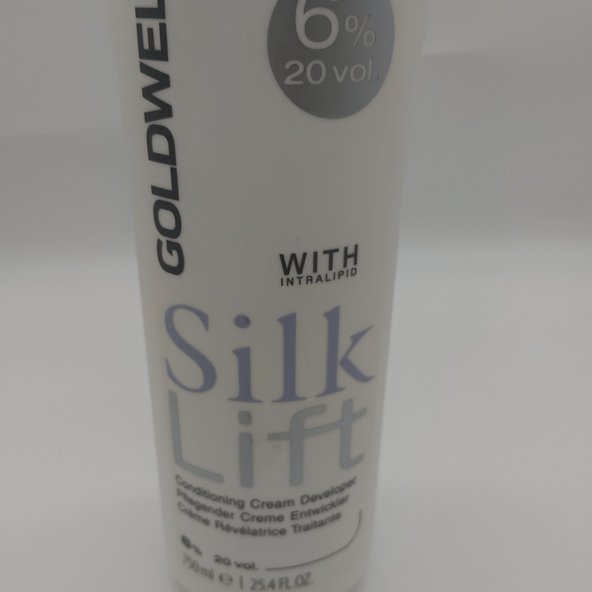 25.4 oz bottle of VIP Extensions Silk Lift Conditioning Cream Developer 20 Volume