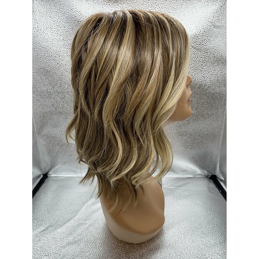 Simmer Elite Heat-Friendly Synthetic Wig by Raquel Welch