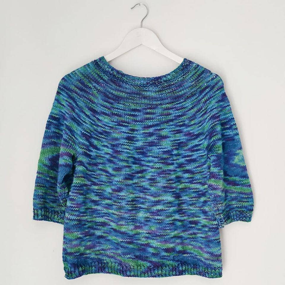 Classic Women's Relaxed Fit Seamless Sweater with Three-Quarter Sleeves