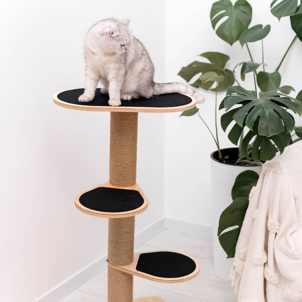 Compact Wooden Cat Tower with Natural Sisal Scratching Twine