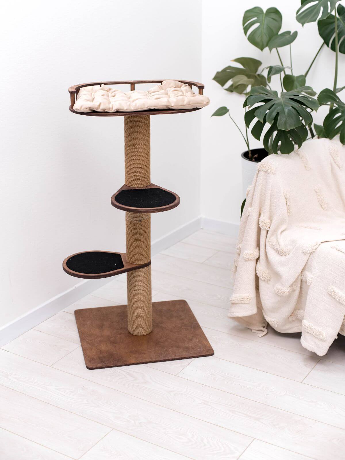 Compact Cat Scratching Tree for Small Spaces and Apartments