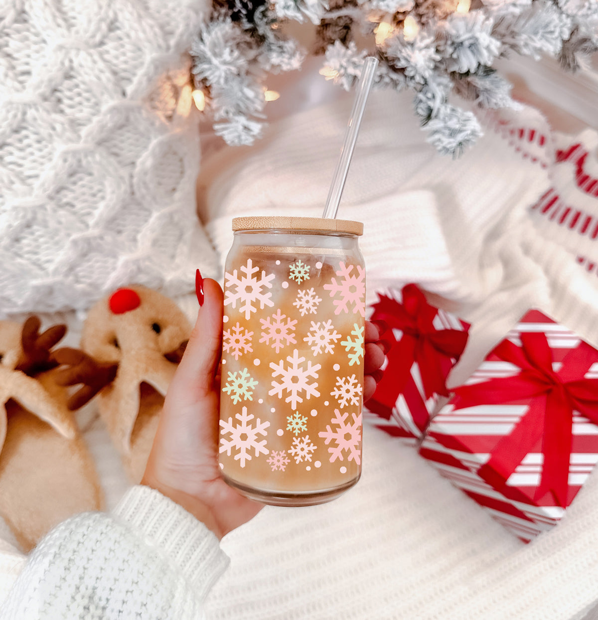 Pastel Snowflakes 17oz