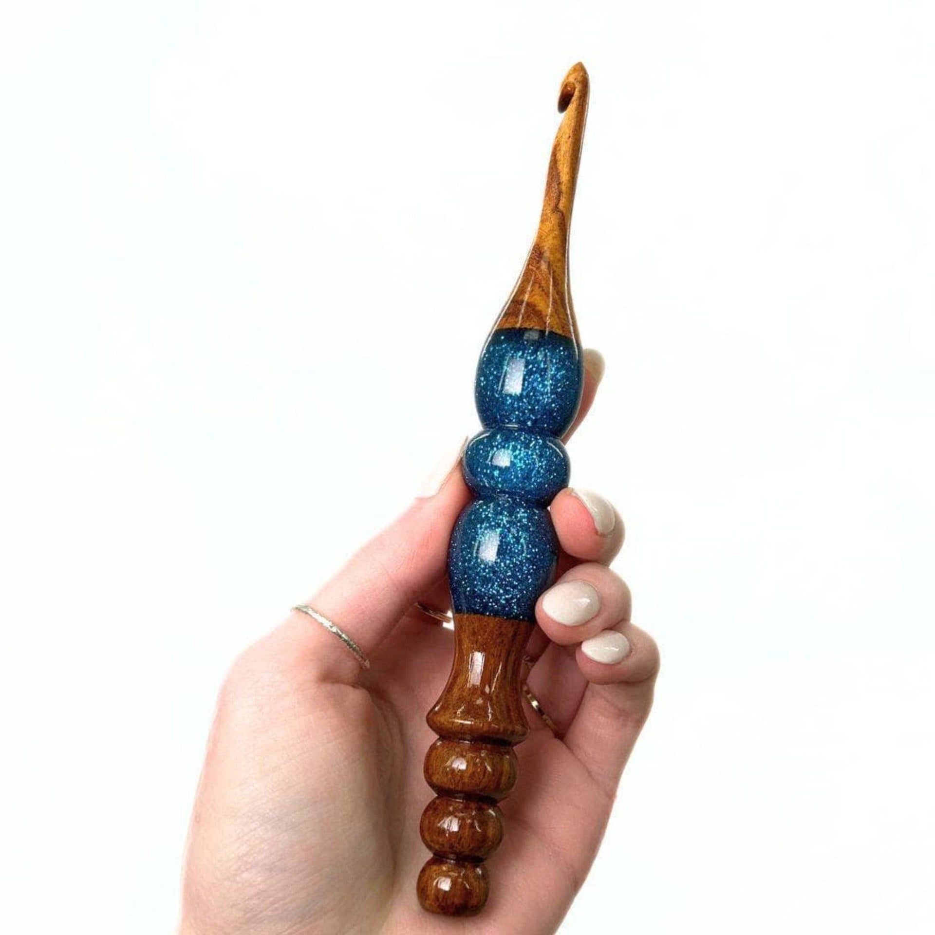 Sparkle Rosewood Crochet Hook - Handcrafted Artisan Size 7