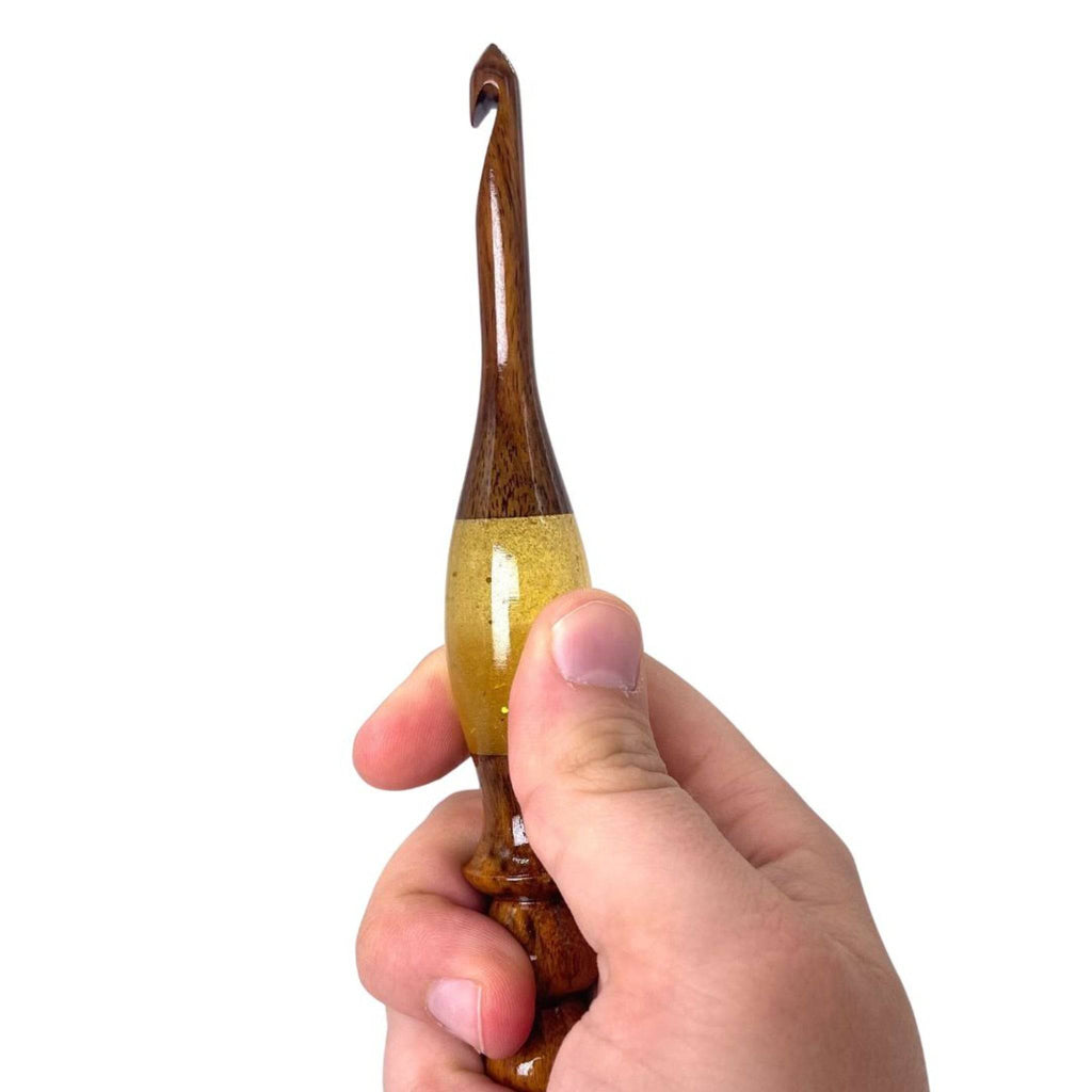 Sparkle Rosewood Crochet Hook - Handcrafted Artisan Size 7