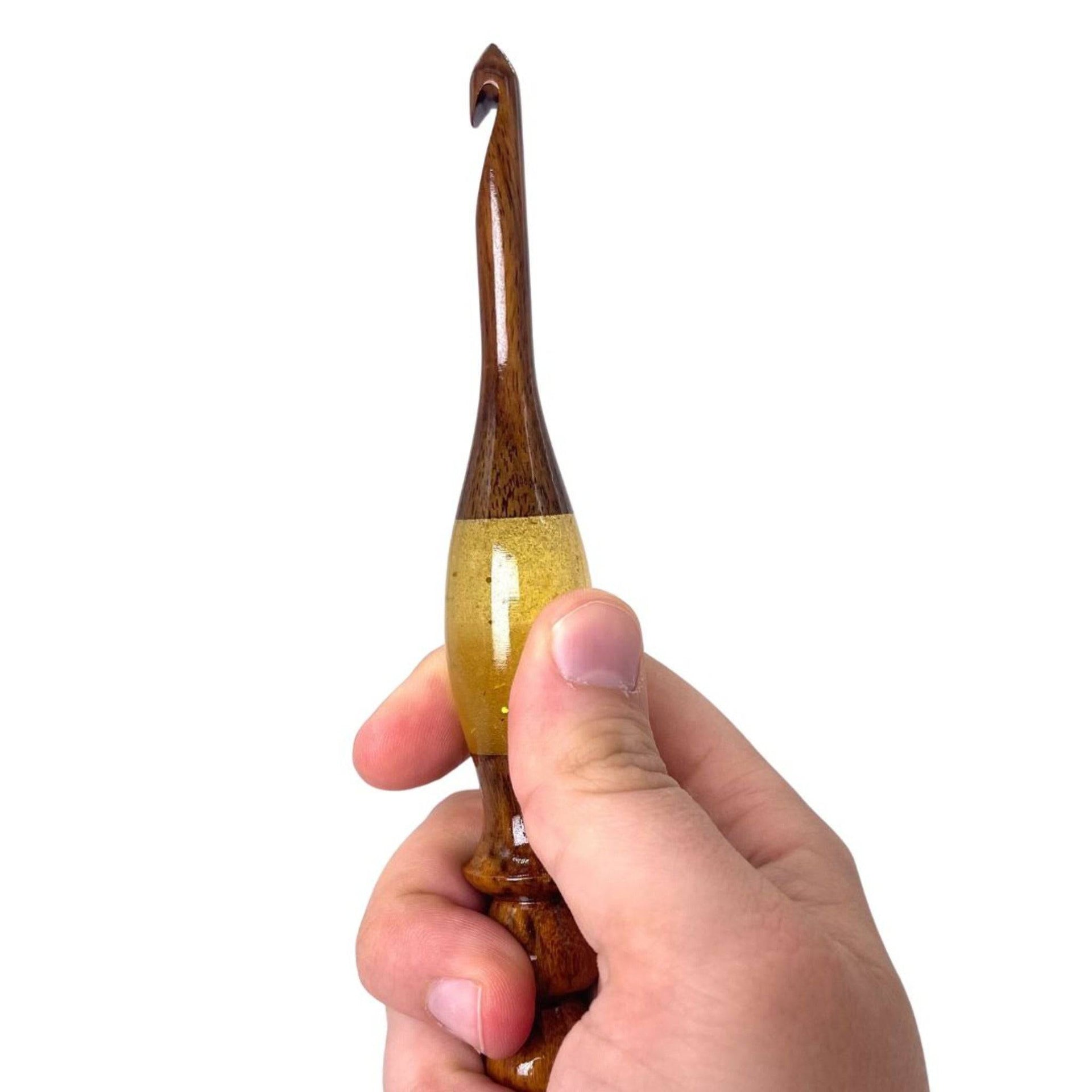 Sparkle Rosewood Crochet Hook - Handcrafted Artisan Size 7