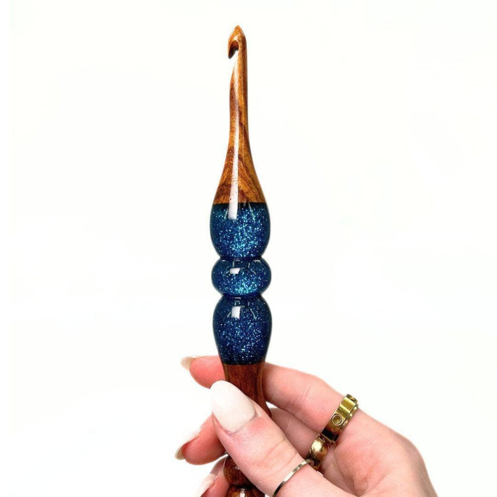Sparkle Rosewood Crochet Hook - Handcrafted Artisan Size 7
