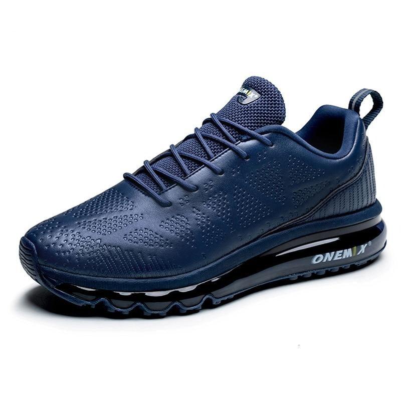 Men's athletic running shoes with air cushion technology and breathable mesh