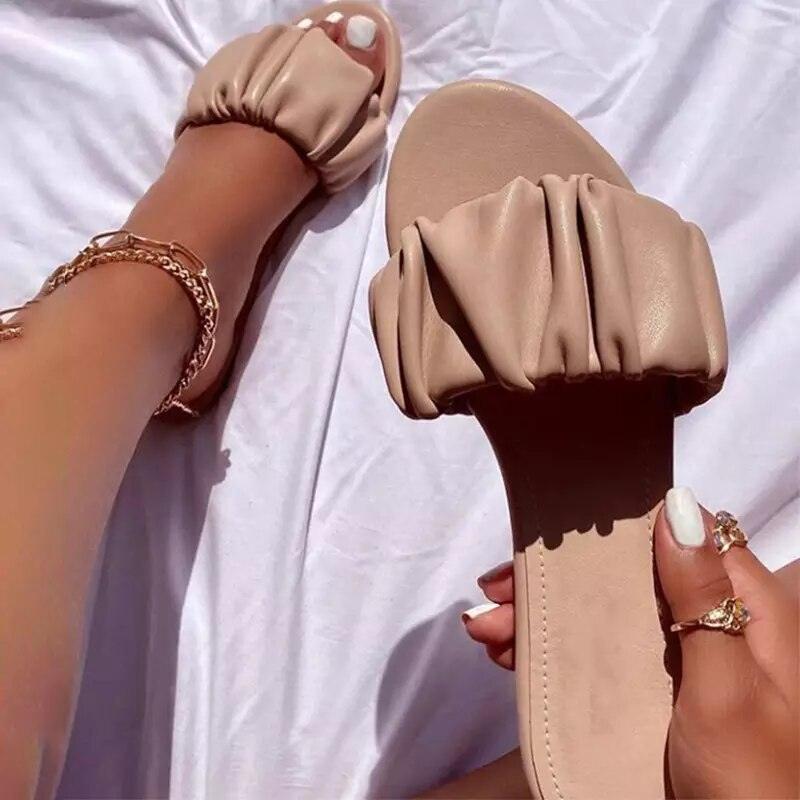 Women's minimalist pleated square toe flat slide sandals in solid color leather